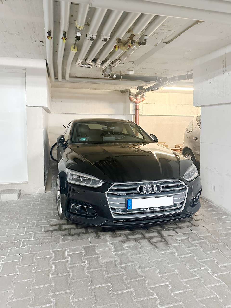 Tiefgaragenstellplatz
